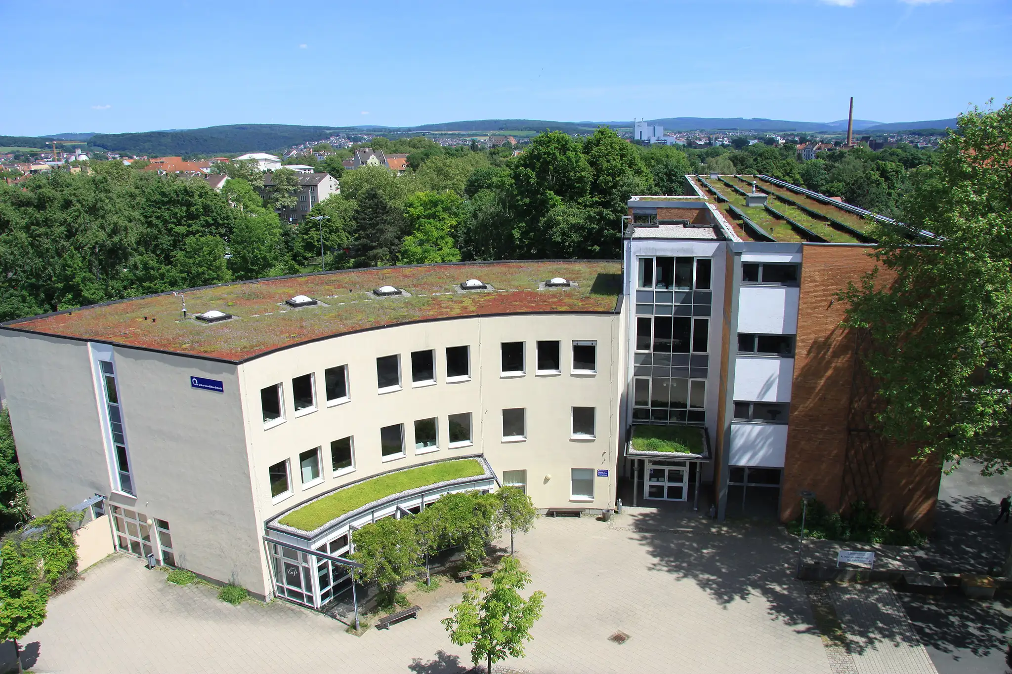 Hauptgebäude der Oskar-von-Miller-Schule in Kassel