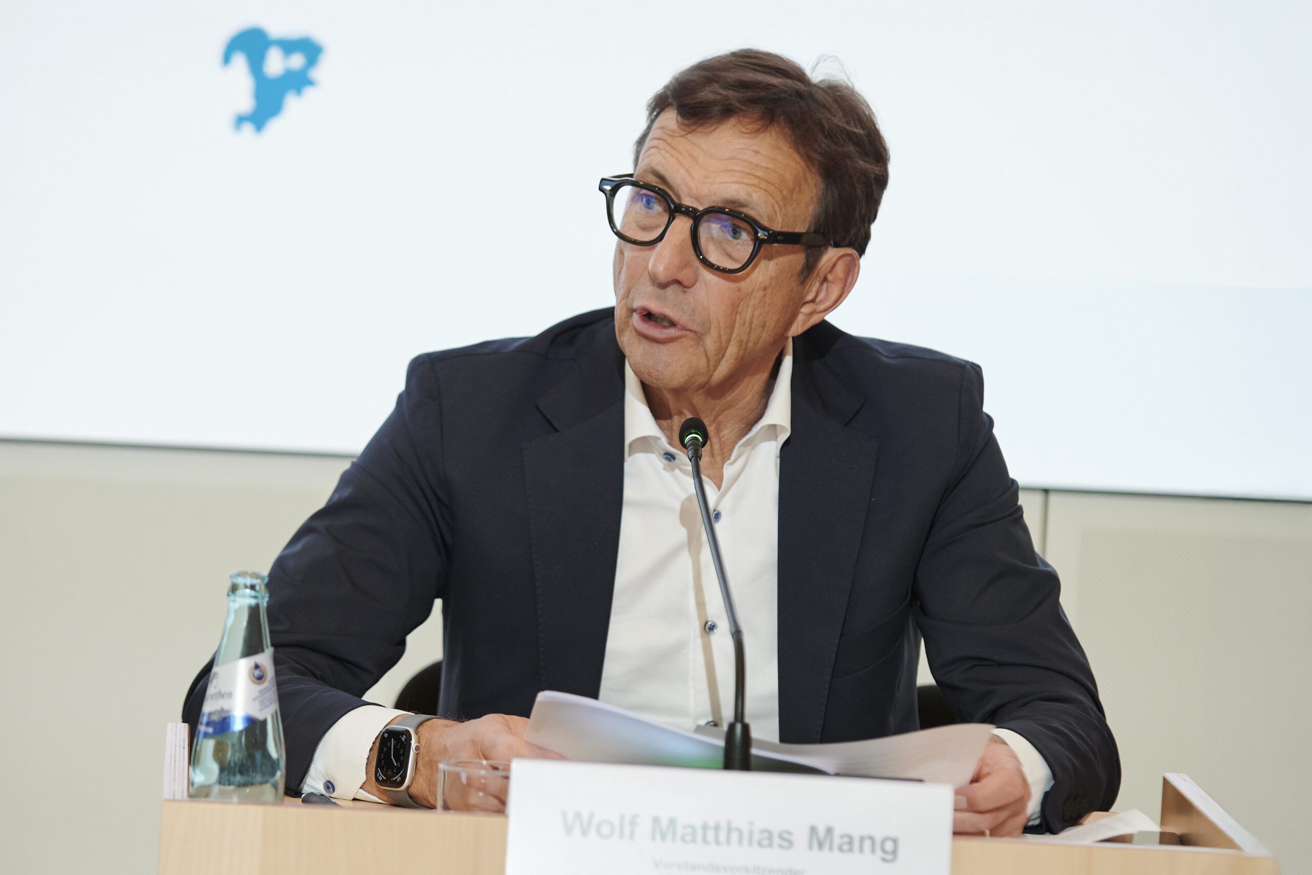 Standort Deutschland kann sich das Aufschieben von Reformen nicht mehr leisten Wolf Matthias Mang, Vorstandsvorsitzender von HESSENMETALL